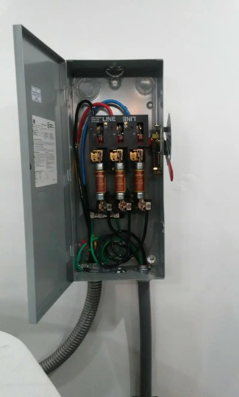 Three-phase disconnect switch installed for Electrical Wiring & Rewiring in Hunter